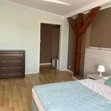 Проживание в семье Pod Jablonia
